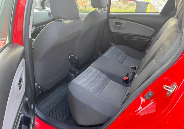 Toyota Yaris cena 29900 przebieg: 184000, rok produkcji 2016 z Rzeszów małe 137
